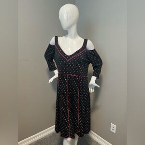 Handjive Women”s Black/ White Polka Dot V-Neck  3/4 Sleeves Dress Size XXL